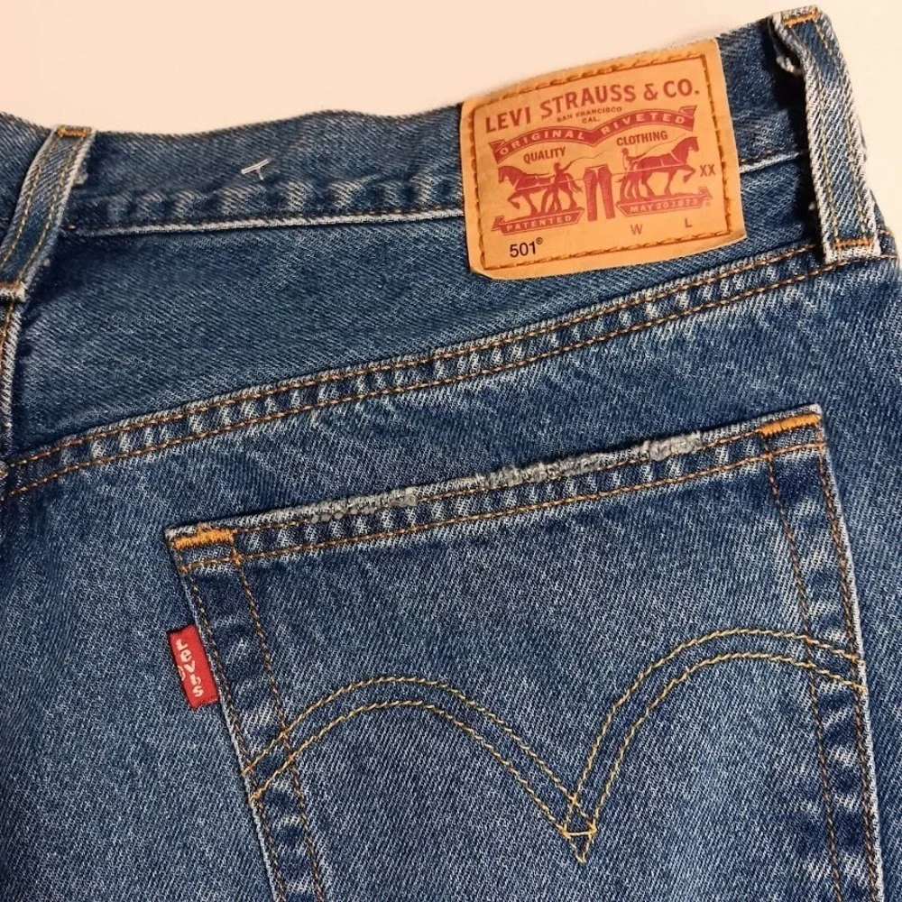 Levi's 501 Men's Jeans W32 L25 Blue Distressed Ripped Button Fly Straight Leg De